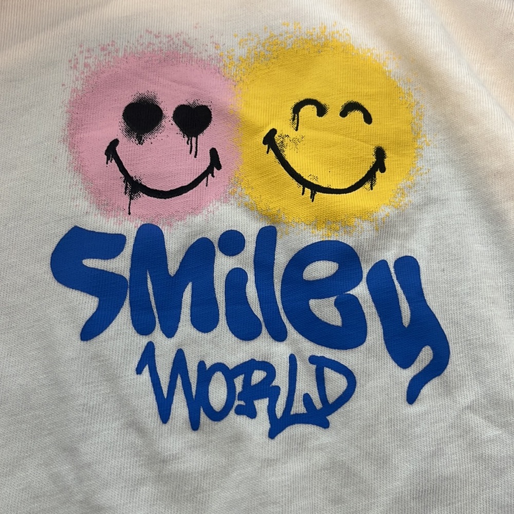 Zara featuring Smiley World tee shirt - Picture 2 of 3